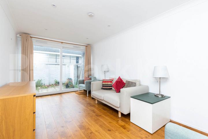 Well presented maisonette located on the borders of Camden and Islington  Blundell Street, Islington